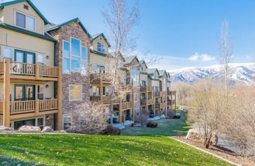 Eden Condominio | 3-bedroom condo in fabulous Eden, skiing, biking, hiking, and water sports