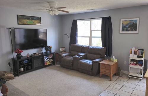 Holland Condominio | 3-bedroom condo in welcoming Holland with AC, fitness room, WiFi