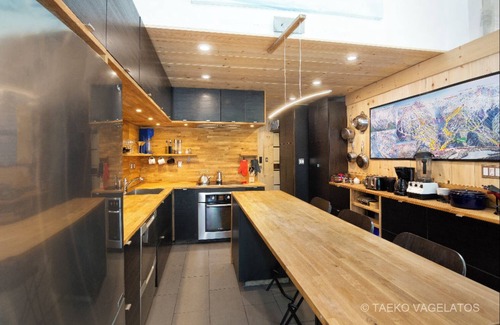 Nordic Estates Condominio | 3 bedroom condo~in Whistler Creekside,5 minute walk to Whistler Mountain gondola