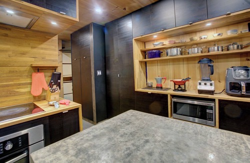 Nordic Estates Condominio | 3 bedroom condo~in Whistler Creekside,5 minute walk to Whistler Mountain gondola