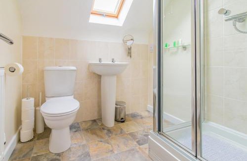 Peterborough Casa | 3 Bedroom Contractor House By Your Lettings Short Lets & Serviced Accommodation Peterborough With Free WiFi and Parking