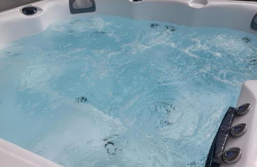 Honiton Casa | 3 Bedroom Cottage - Hot Tub