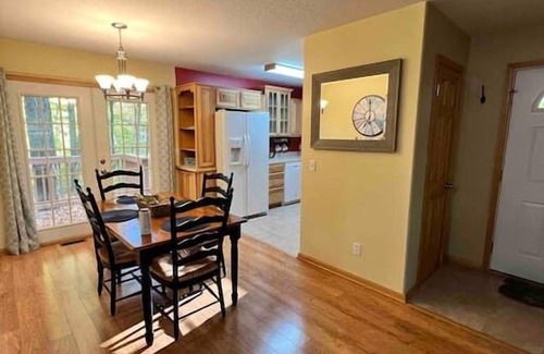 Northeast Michigan Cabaña | 3- Bedroom cottage near Pleasant Lake in Cadillac