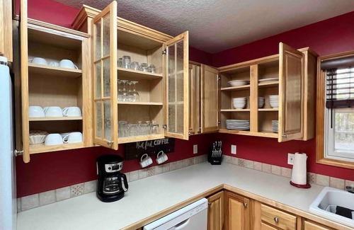 Northeast Michigan Cabaña | 3- Bedroom cottage near Pleasant Lake in Cadillac