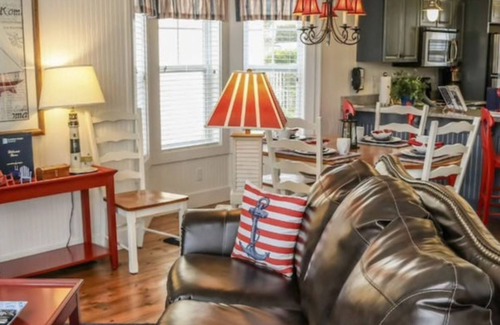 Branson Cabaña | 3 Bedroom Cottage, Sleeps 8, at Stormy Point Village, Branson!