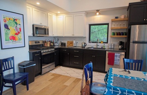 Baldwin Cabaña | 3-bedroom cottage with WiFi, AC at Big Star Lake, Near Hunting & Fishing
