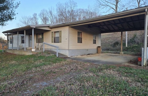 Decatur Casa | 3-bedroom country house with A/C. . Enjoy a peaceful getaway near Watts Bar Dam