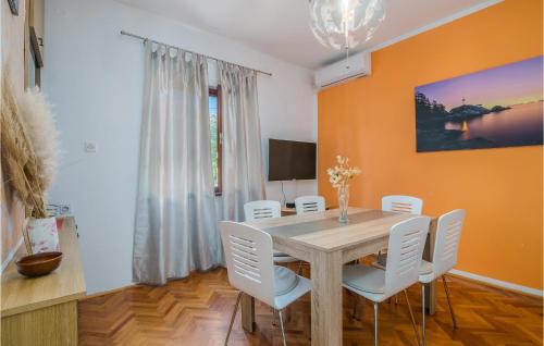 Baska Casa | 3 Bedroom Cozy Apartment In Bascanska Draga