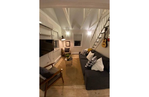 Halifax Casa | 3 bedroom, cozy cottage feel. 5 min drive downtown