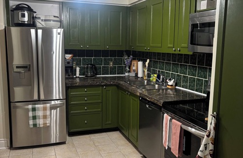 Hamilton Casa | 3 bedroom- Cozy Hamilton Townhouse