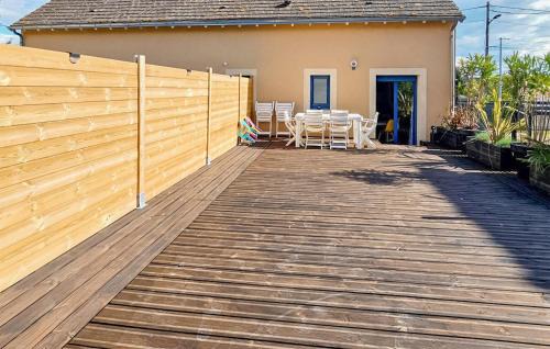 Saint-Gaultier Casa | 3 Bedroom Cozy Home In Saint-Gaultier