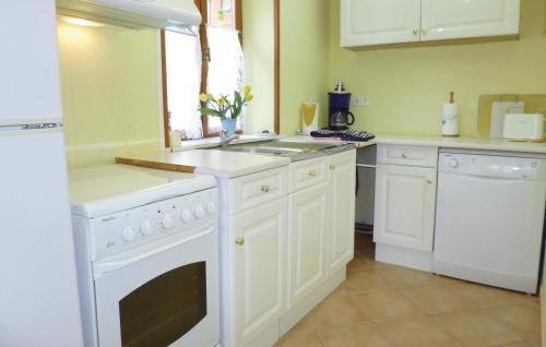 Brucheville Casa | 3 Bedroom Cozy Home In Brucheville