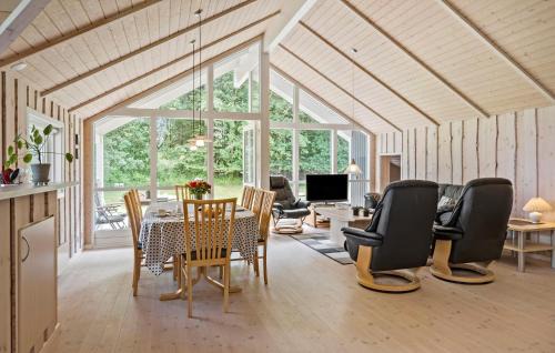 Hojslev Casa | 3 Bedroom Cozy Home In Højslev