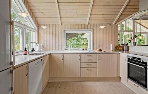 Hojslev Casa | 3 Bedroom Cozy Home In Højslev