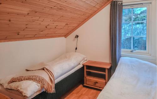 Lysekloster Casa | 3 Bedroom Cozy Home In Lepsøy