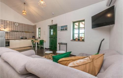 Sukosan Casa | 3 Bedroom Cozy Home In Sukosan