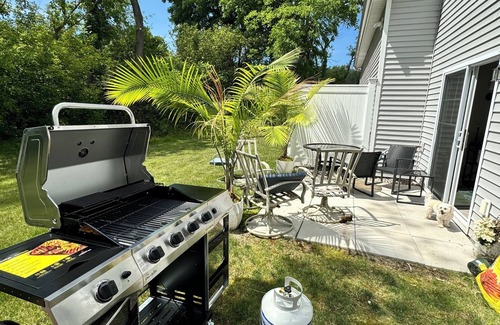 Rochester Casa | 3-bedroom Cozy Suburban Escape in terrific Gates with AC, fitness room, WiFi