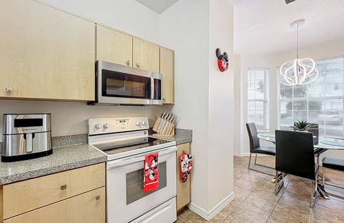 Cumbrian Lakes Casa | 3-bedroom Disney Townhome Retreat