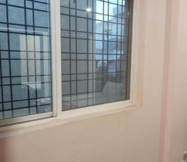 Hyderabad Apartamento | 3-Bedroom Elegant and Spacious AC Apartment only for families, Prime Location, Just 100m from Main Road!