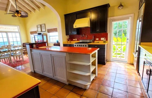 Estate Elizabeth Casa | 3 Bedroom Ensuite with Endless Views Overlooking the Harbor at Reel Paradise View