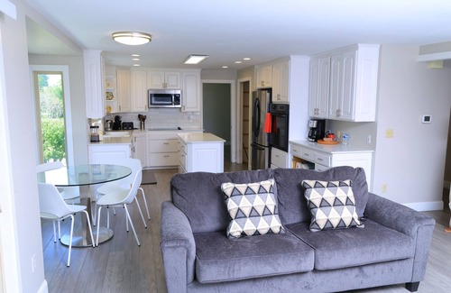 Des Moines Casa | 3-bedroom family friendly house in wonderful Des Moines WA