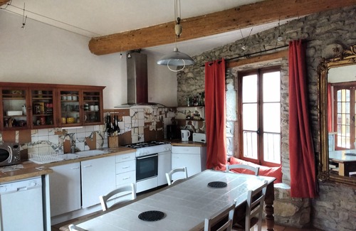 Cesseras Casa | 3 bedroom family house in old quarter of CESSERAS in the Minervois