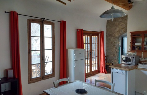 Cesseras Casa | 3 bedroom family house in old quarter of CESSERAS in the Minervois