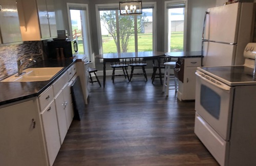 Fairview Casa | 3 Bedroom Farm House
