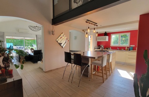 Chatuzange-le-Goubet Casa | 3-bedroom house with pool