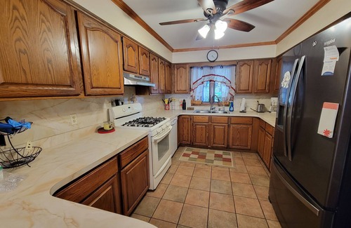 Leroy Casa | 3-bedroom, fully-furnished home in the country w/enclosed backyard