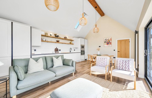 Helmsdale Casa | 3-bedroom, fully furnished and newly refurbished house, with panoramic views over the Moray Firth.