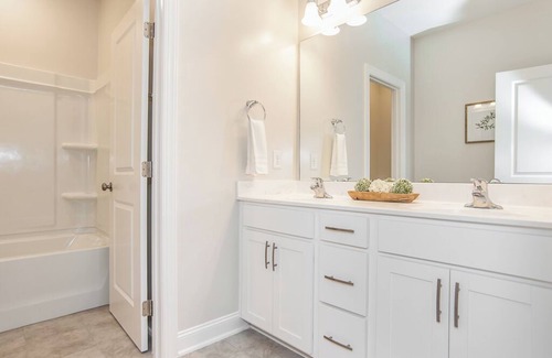 Umstead Casa | 3 Bedroom Fully Furnished House With Easy Access to Durham, Raleigh & Cary