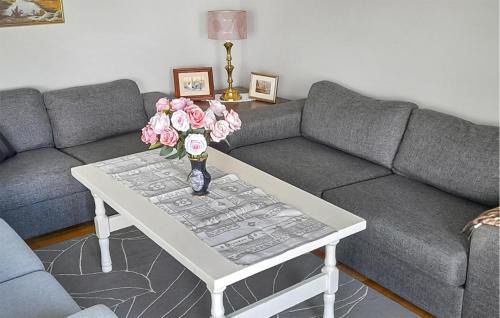 Vestbygd Apartamento | 3 Bedroom Gorgeous Apartment In Borhaug