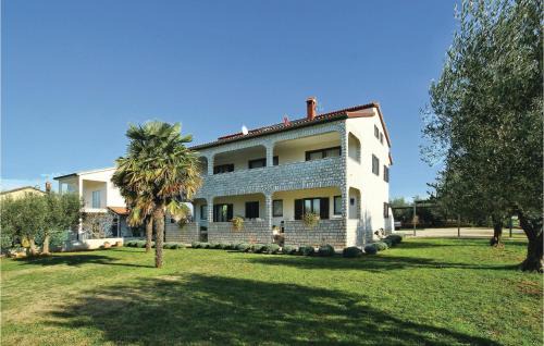 Stancija Vodopija Apartamento | 3 Bedroom Gorgeous Apartment In Porec