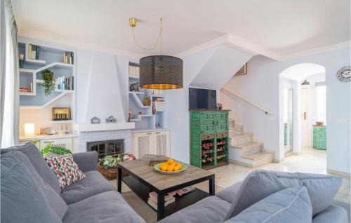 Hinojosa del Duque Casa | 3 Bedroom Gorgeous Home In Estepona
