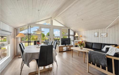 Hvalpsund Casa | 3 Bedroom Gorgeous Home In Farsø
