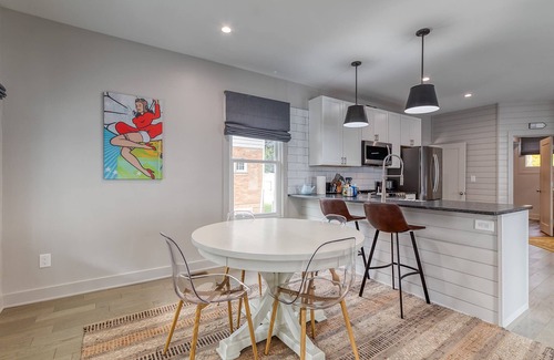 Burns Park Casa | 3 Bedroom Greek Revival Cottage Walk to Big House