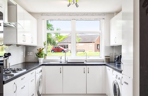 Welwyn Garden City Casa | 3 bedroom house - Niksa Serviced Accommodation