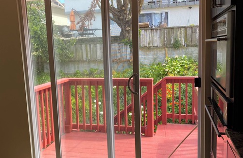South San Francisco Casa | 3-bedroom house in charming South San Francisco. Desirable neighborhood!