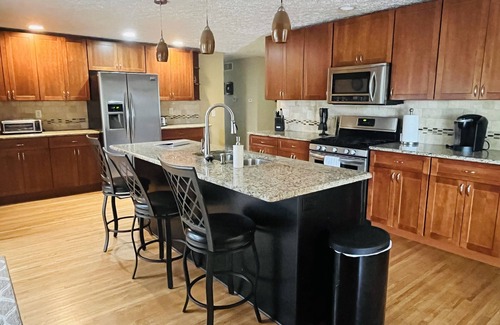 Spencerport Casa | 3 Dormitorio High End Casa Con Bañera de hidromasaje Cerca de Erie Canal y campos de golf