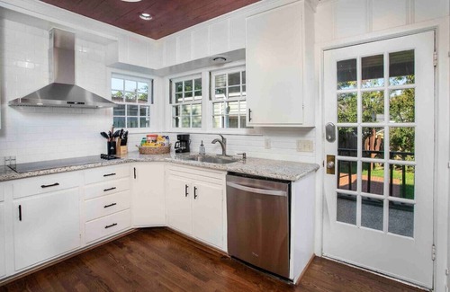Tyler Casa | 3 Bedroom Historical Registry Home