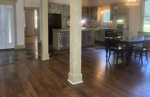 St. Francisville Casa | 3 bedroom home built in the 1850s centrally located in Saint Francisville