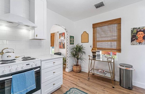 Lantana Casa | 3 Bedroom home, 1.1 miles to the beach, walk to restaurants.