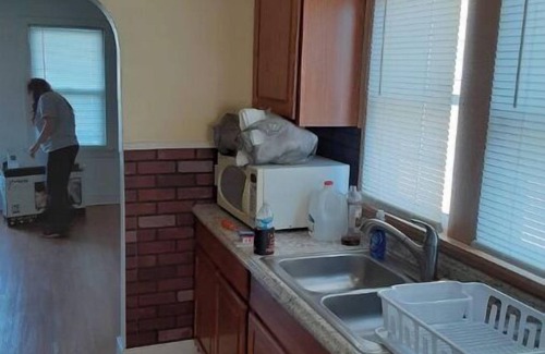 Jerseyville Casa | 3 Bedroom Home Away From Home