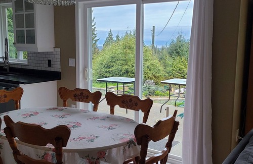 Regional District of Nanaimo Casa | 3 bedroom home on the outskirts of Qualicum Beach