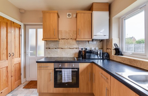 Wigan Casa | 3 Bedroom Home. Home Working. Free Parking. Garden. Wigan