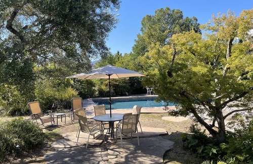 Calistoga Casa | 3-bedroom home in Calistoga with pool and hot tub