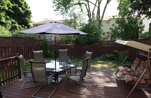 Mississauga Casa | 3-bedroom Home in Mississauga