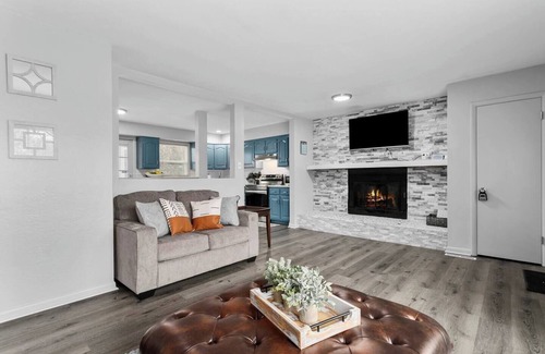 Kansas City Apartamento | 3 Bedroom Home! Walking Distance to Stadiums!