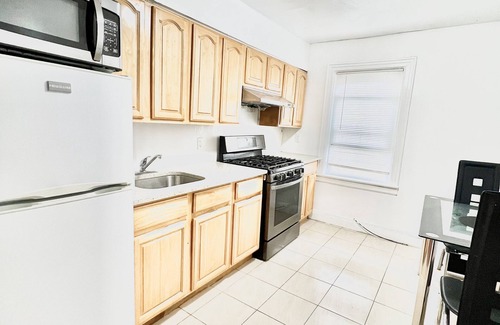 Auburndale Casa | 3-bedroom home (with Free-Parking) 10mins to LGA & 20mins to JFK